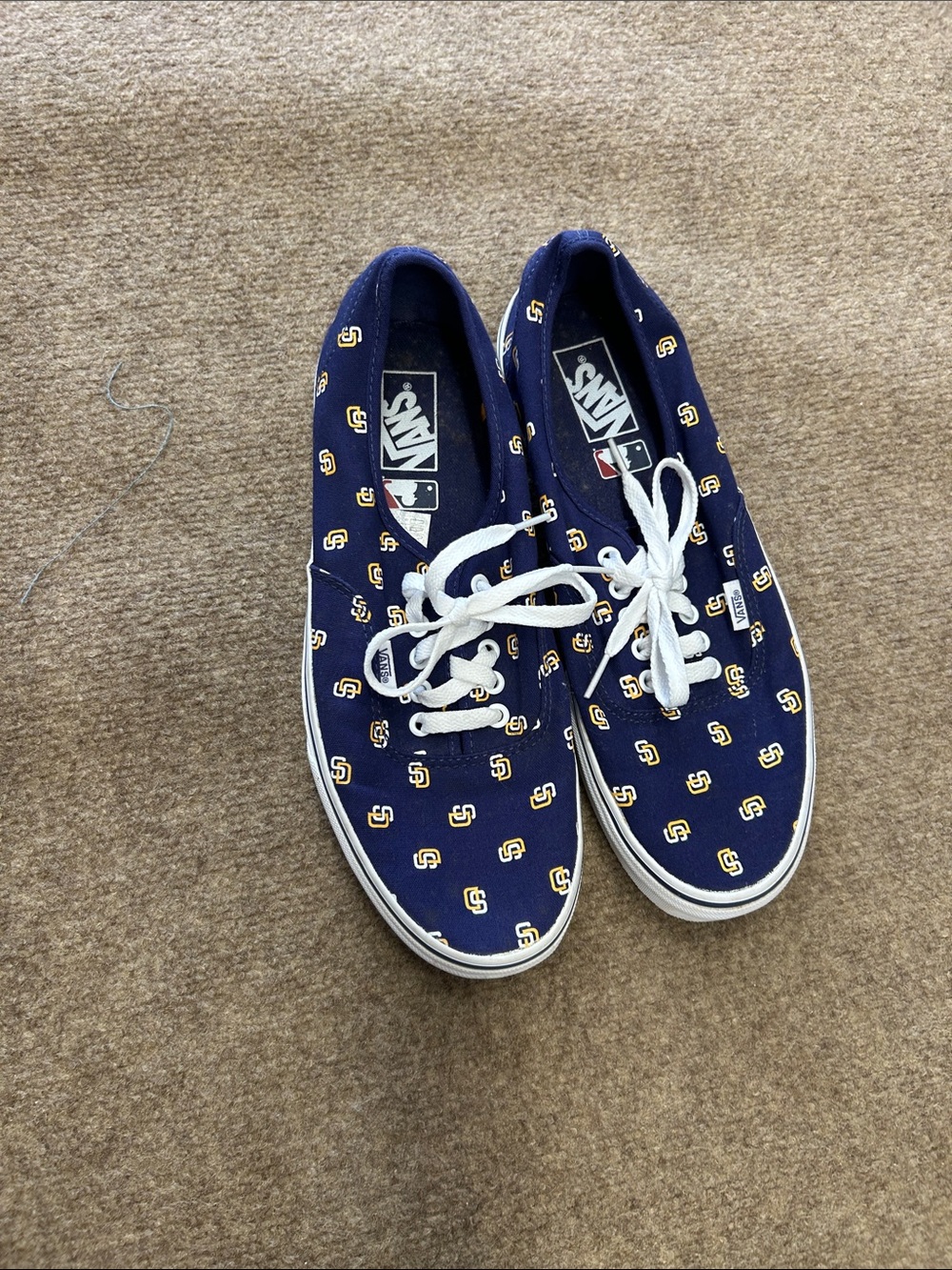 Vans Men’s Navy Canvas Sneakers with San Diego Padres Logo Print - Picture 2 of 6